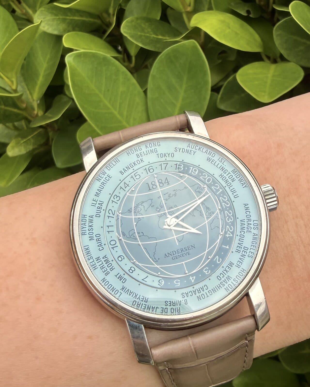 Andersen Genève 1884 World Time in white gold on the wrist